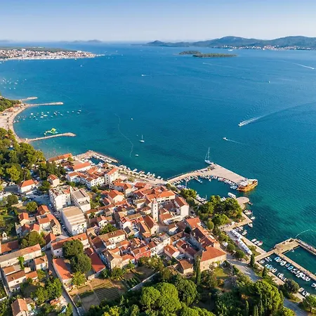 With A Parking Space Sveti Filip I Jakov, Biograd - 27131 Gostinjska kuća